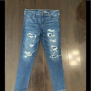 American Eagle Women’s Medium Wash Ripped Jeggings